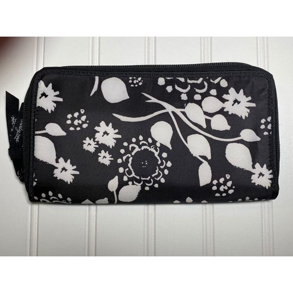 Thirty One 31 Zip Around Coupon Clutch Wallet w/ Dividers Black & White Floral